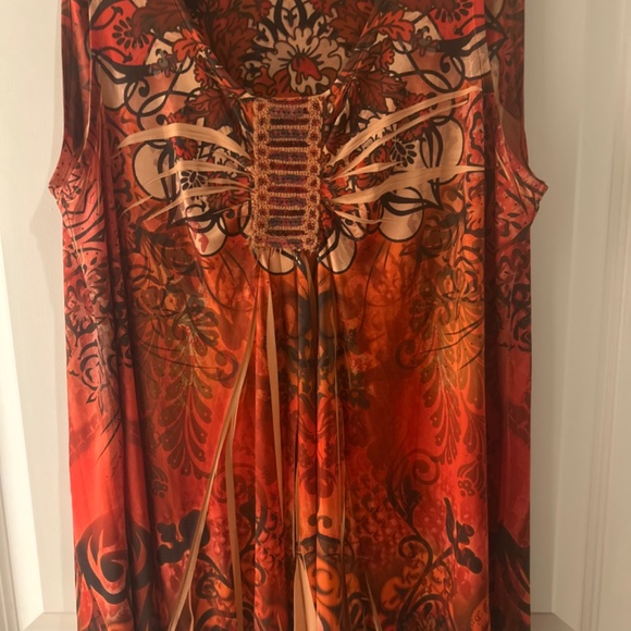 Top - Picture 2 of 3